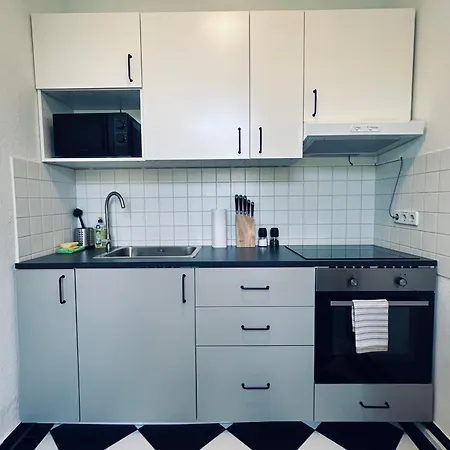 Apartment Kueche-siebtraegermaschine-netflix-wifi-lage