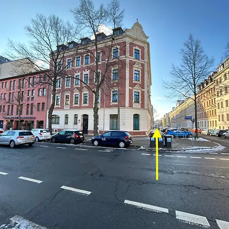 Apartment Kueche-siebtraegermaschine-netflix-wifi-lage *