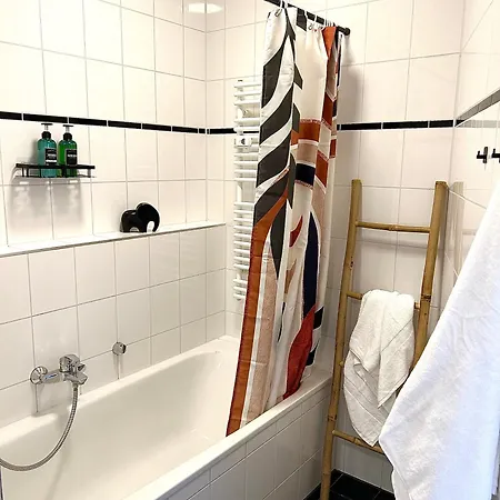 Kueche-siebtraegermaschine-netflix-wifi-lage Apartment