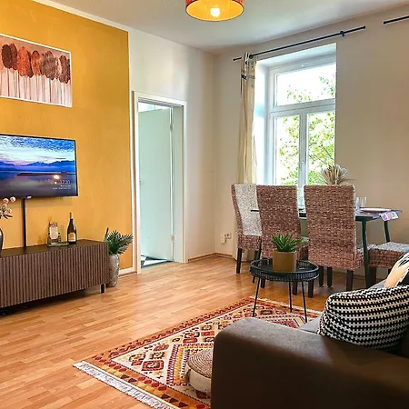 Apartment Kueche-siebtraegermaschine-netflix-wifi-lage Leipzig