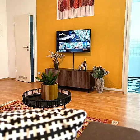 Apartment Kueche-siebtraegermaschine-netflix-wifi-lage